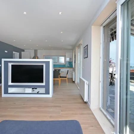 Vakantiehuis Luxurious In *